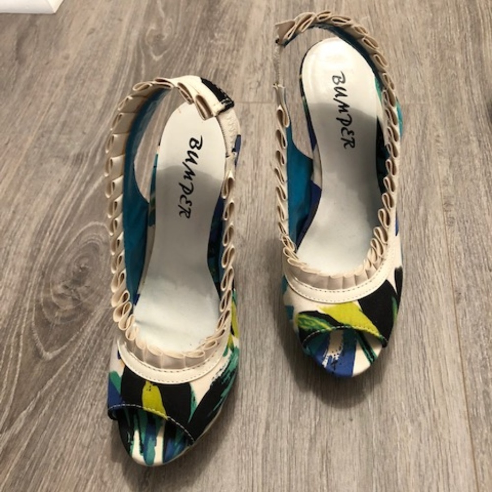 Bumper Print Peep Toe Platform Pump Size 6